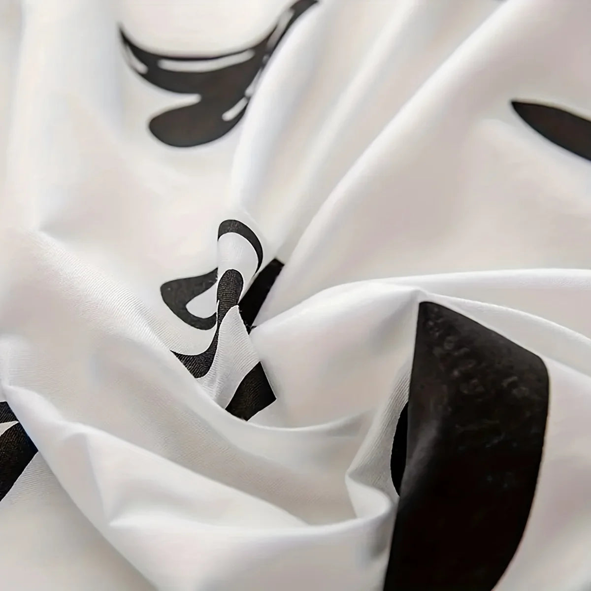 3-Piece Black Heart-Shaped Bed Cover Set - Machine Washable 100% Polyester