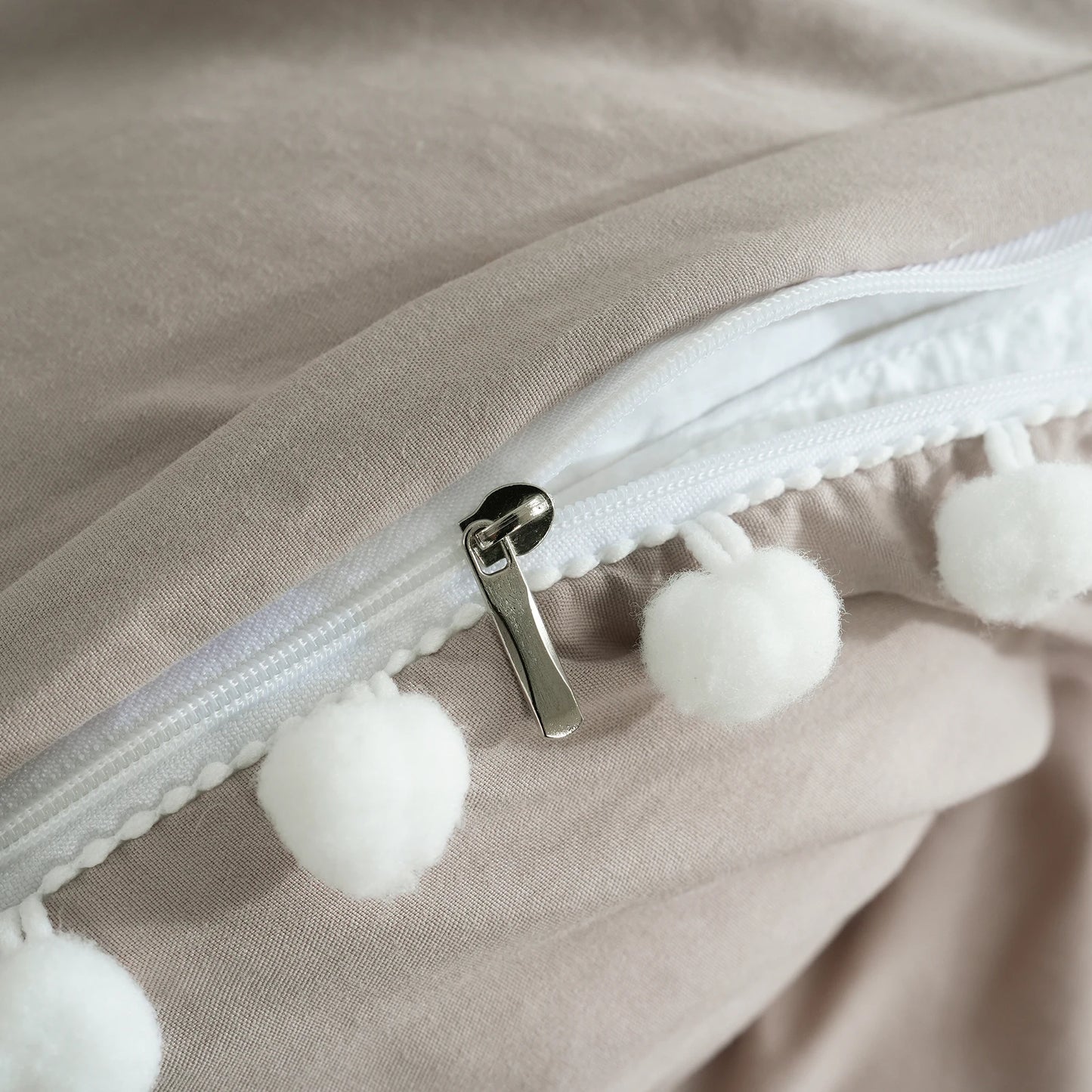 3PCS Khaki Duvet Cover Set Ball Comforter Cover Geometric Line Bed set soft lightweight Down Bedding Set for All season